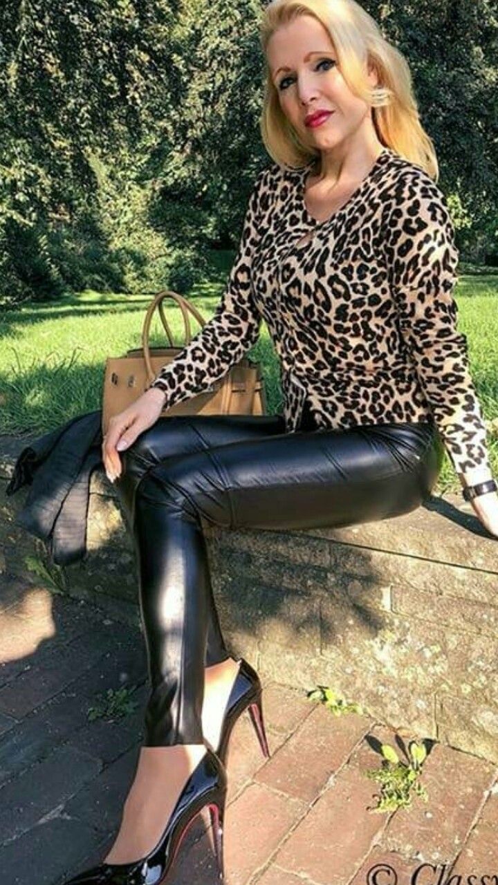 Reife Damen In Leder Reife Damen In Leder