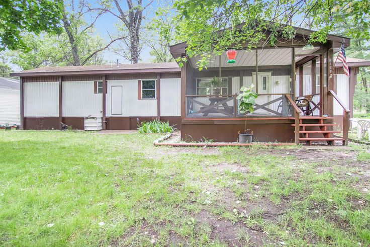9189 S Oakland Drive In 2020 Three Season Porch Sell My House