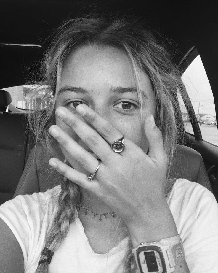 bella robertson on Instagram: “just your average messy hair, black