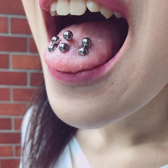 Tongue gym vintage piercing