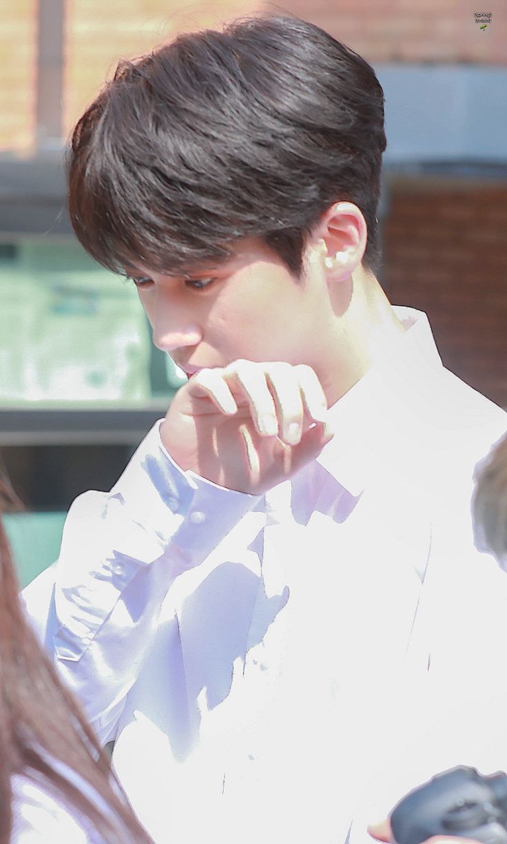 hwang yunseong woollim rookies produce x 101 hwang yunseong woollim rookies produce x 101