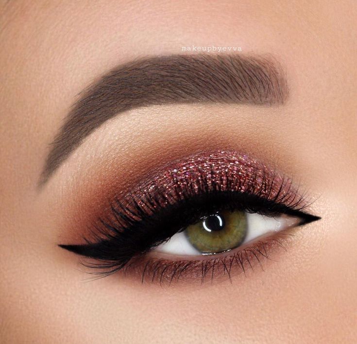 25 einfache Glitzer Augen MakeUp-Ideen #eyesmakeup #karnevalfasching #frisurenda...