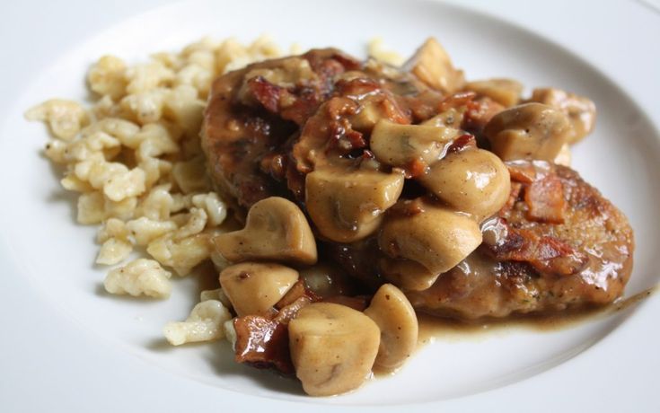 Jagerschnitzel met Spatzle Recept | Voedsel ideeën ...