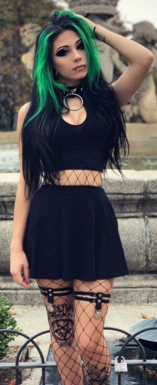 Rocking it like she owns it. Which she probably does. For clarity: the outfit.