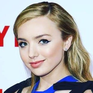 Pin en Peyton List Piel, List, Hermosa(04)