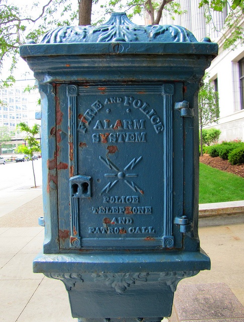Milwaukee Police Call Box Milwaukee Wisconsin Milwaukee Wi Milwaukee