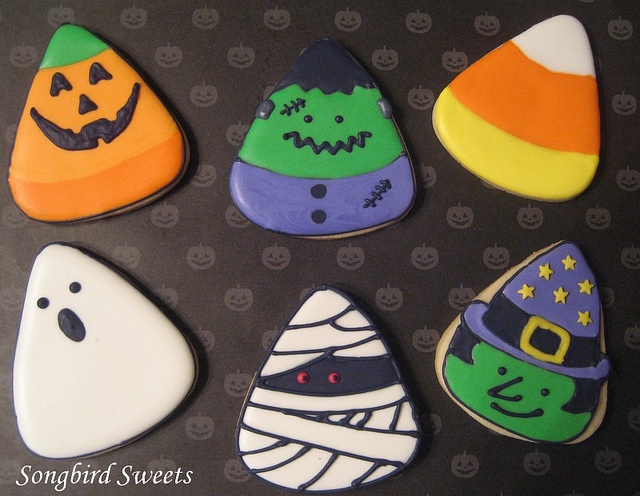 1 cutter many cute designs great for eastons birthday halloween sugar cookieshalloween cupcakeshalloween candyhalloween bakinghalloween