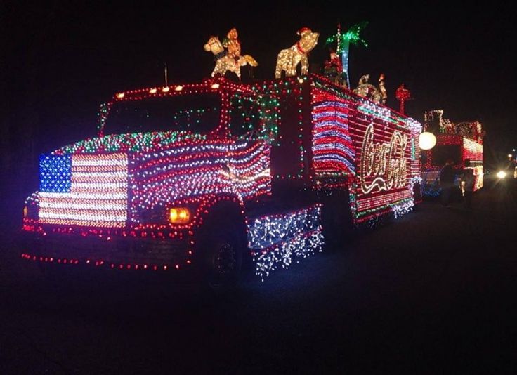 19 Trucks Who Do Christmas Right | The night before christmas