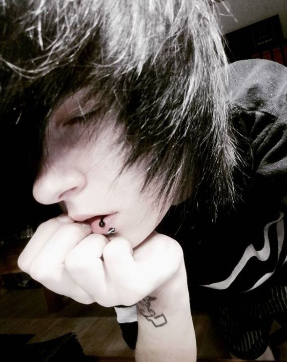 Now Why Can T I Find Someone Like This Cute Emo Boys Emo Boy Hair Hot Emo Boys Now Why Can T I Find Someone Like This Cute Emo Boys Emo Boy Hair Hot Emo Boys