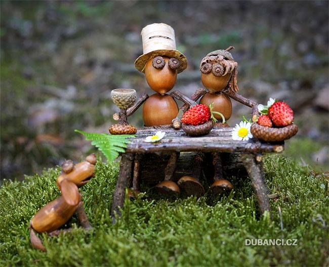 3D en Bois Bricolage Bo/îte /à la Main de th/é/âtre Kits Bo/îte de poup/ée /à la Main bo/îte Ice and Snow Bonheur Assemblage de Maison de poup/ée Miniature