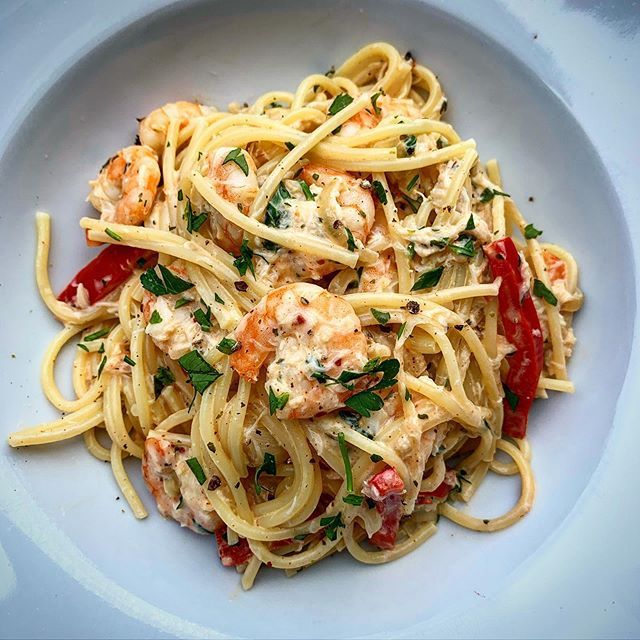 Prawn & Crab Spaghetti 🦀 🦐 . . I LOVE seafood pasta! I do usually use