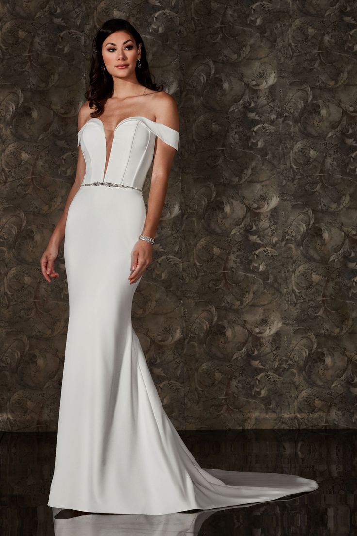 Wedding Dresses in Salt Lake City : The Bridal Studio | Fitted wedding