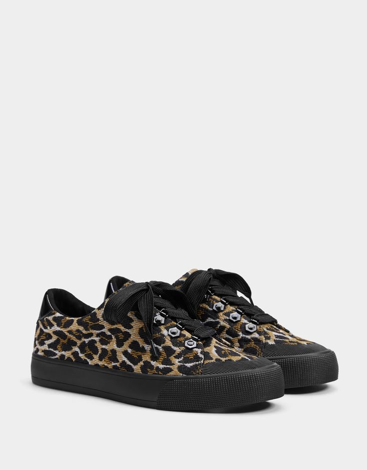 Zapatilla Print Animal Descubre Esta Y Muchas Otras Prendas En Bershka Con Nuevos Productos Cada Semana Sneakers Puma Platform Sneakers Shoes