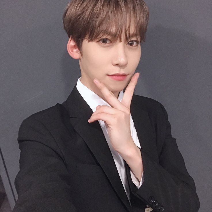 lee keonhee oneus lee keonhee oneus