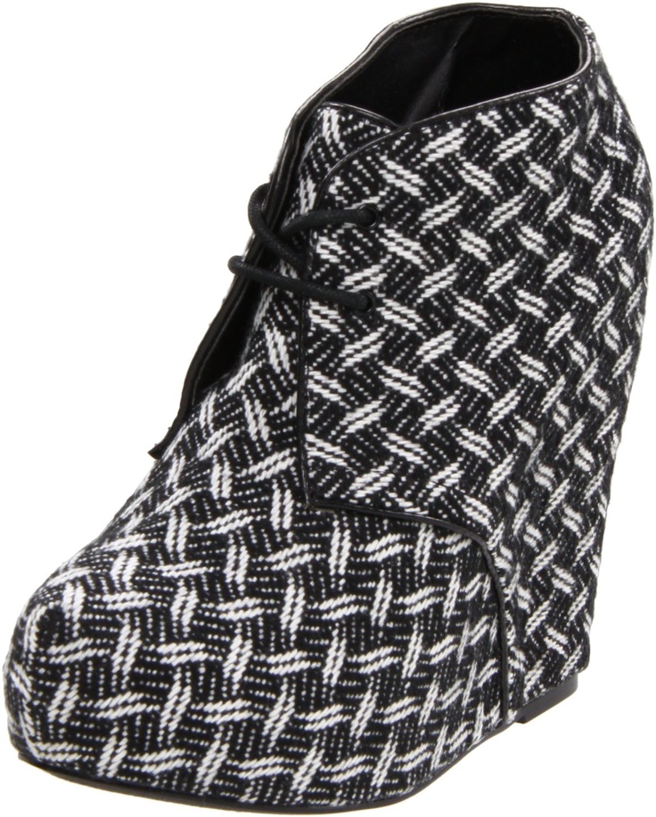 55 best New Day, New Outfit images on Pinterest | Clothes, Kenneth ... I may or may not have a minor obsession with Steve Madden wedges this season.