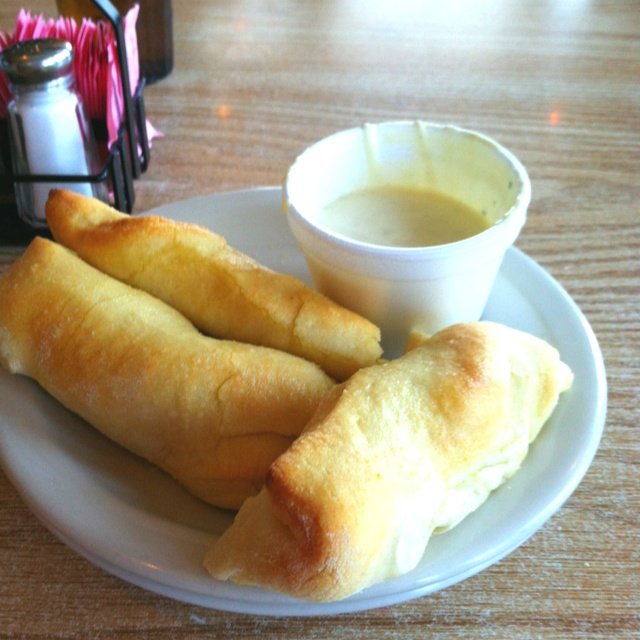 99 Best Hometown Dining Bowling Green Oh Images On Pinterest Pagliai S Breadsticks In Bowling Green Ohio With Garlic Er And Homemade Ranch Dressing