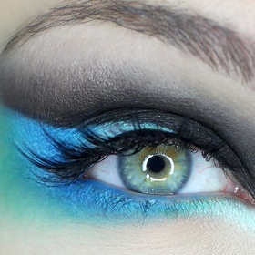 Here's looking at you. | Smoke eye makeup, Artistry makeup, Smoky eye