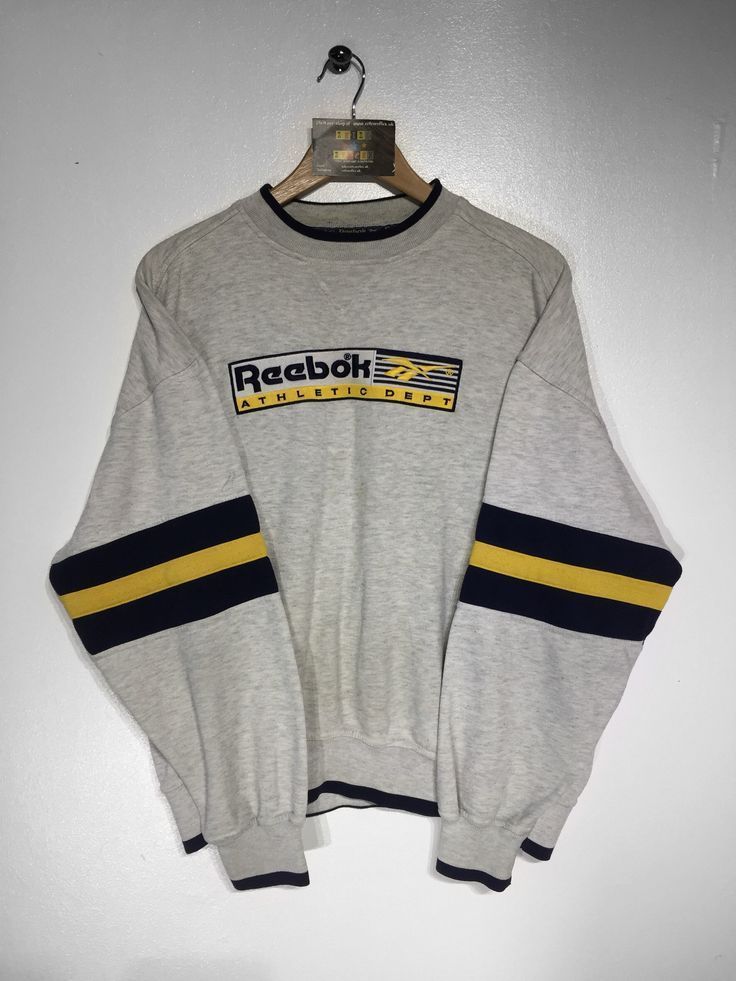 Reebok Sweatshirt Size Small But Fits Oversized 34 Website Www Retroreflex Uk Reebok Vinta Retro Sweatshirts Hoodie Sweatshirts Outfit Reebok Sweatshirt