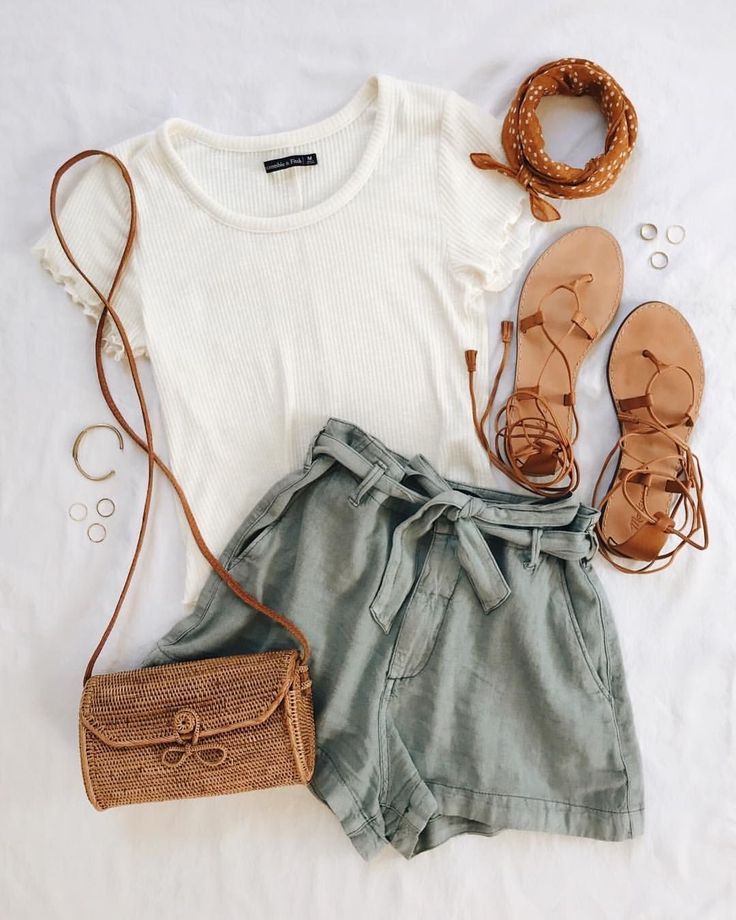These shorts are sooo flowy and cute!