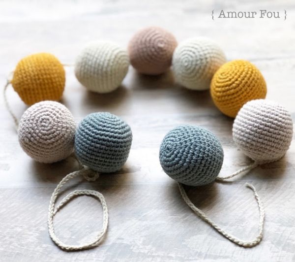 Ball Garland Crochet Pattern | Crochet ball, Crochet garland, Crochet