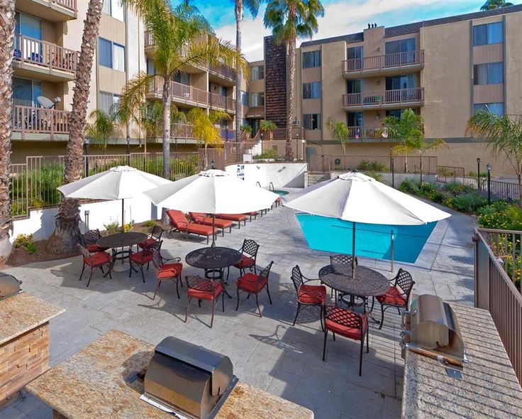 Photos and Video of Parkway Plaza Apartments in Culver City, CA City
