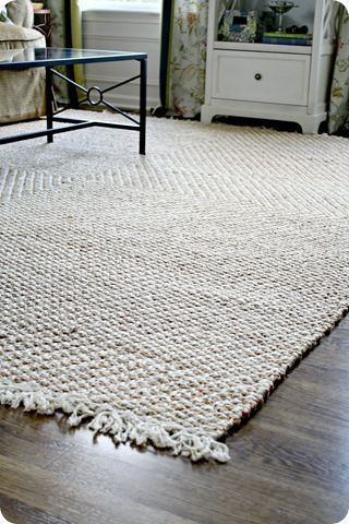 Pottery Barn jute rug. If I only had hardwood floors in my house.... #livingroom...