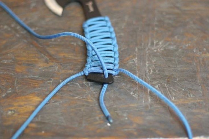 パラコードでギアのグリップをDIY!簡単な結び方 | Paracord knife パラコードでギアのグリップをDIY!簡単な結び方 | Paracord knife