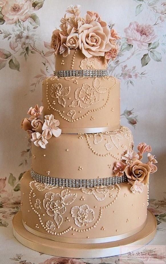 Weddbook ♥ Chic Pfirsich erröten Hochzeitstorte. Baroque Hochzeitstorte Ideen...