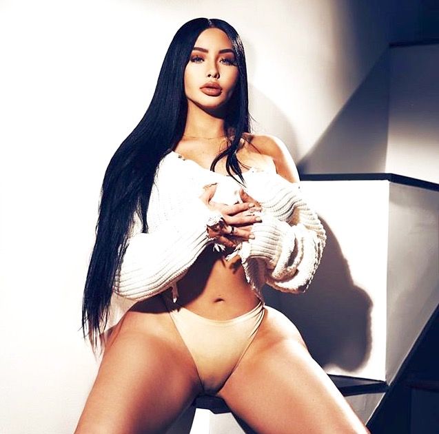 Pin By Yabba Dabba On Phat Monkey Photoshoot Model Beautiful