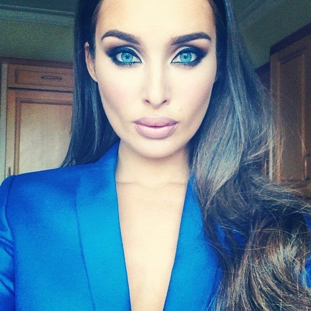 Nina Mercedez porr röret