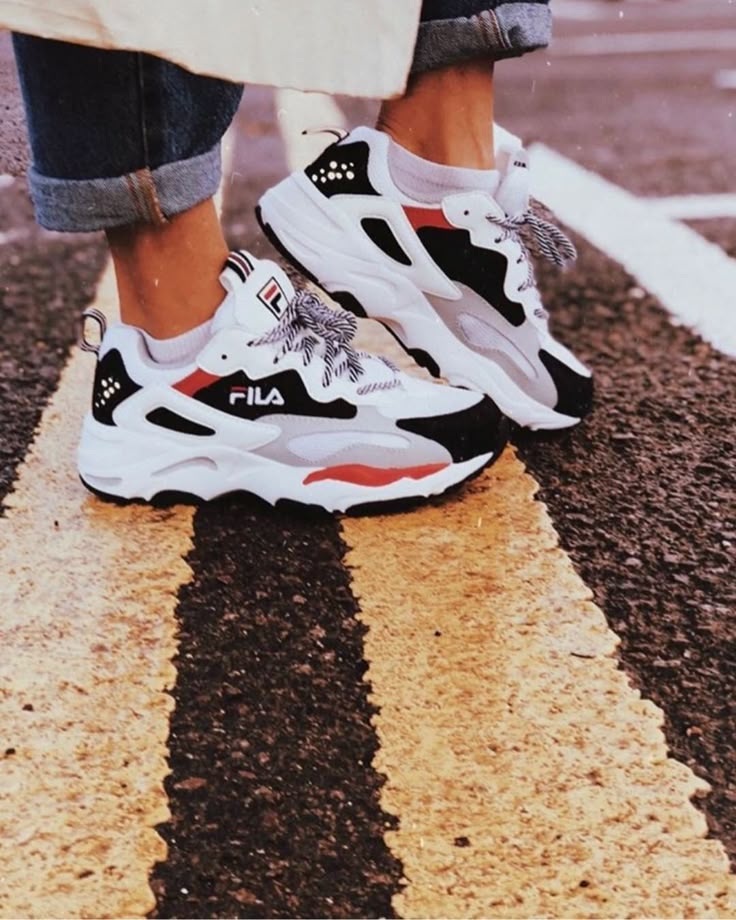 588 beste afbeeldingen van Sneakers in 2020 Schoenen 588 beste afbeeldingen van Sneakers in 2020 Schoenen