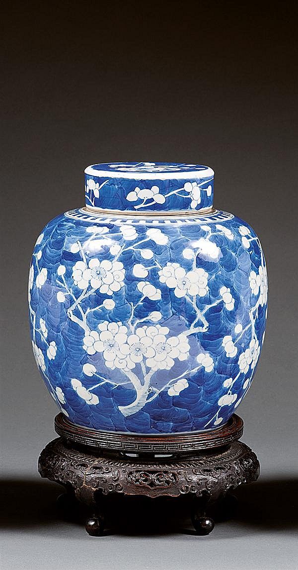Color : 3 XYSQWZ Porcelain Chinese Style Vase Fishtail Bottle Modern Fashion Furniture New House Decoration Color : 3 XYSQWZ Porcelain Chinese Style Vase Fishtail Bottle Modern Fashion Furniture New House Decoration