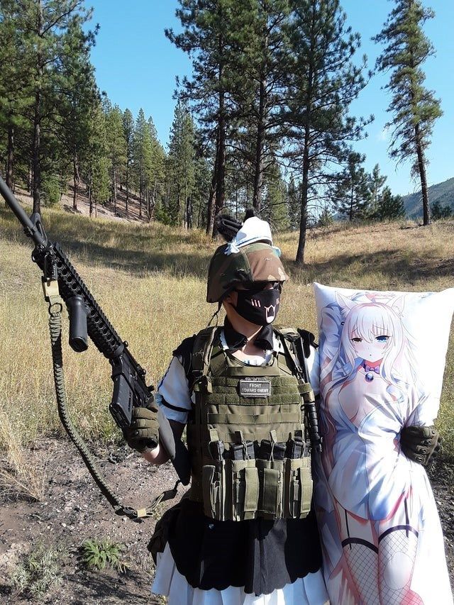 Shudder-Worthy & Embarrassing Moments Of Cringe (15 Awful Pics) - Memebase - Funny Memes Military Jokes, Military Art, Otaku Anime, Anime Art, Funny Images, Funny Pictures, Embarrassing Moments, Funny Anime Pics, Cursed Images