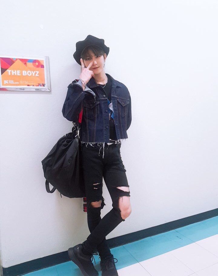 heo hyunjoon aesthetic streetwear fashion kpop outfits heo hyunjoon aesthetic streetwear fashion kpop outfits