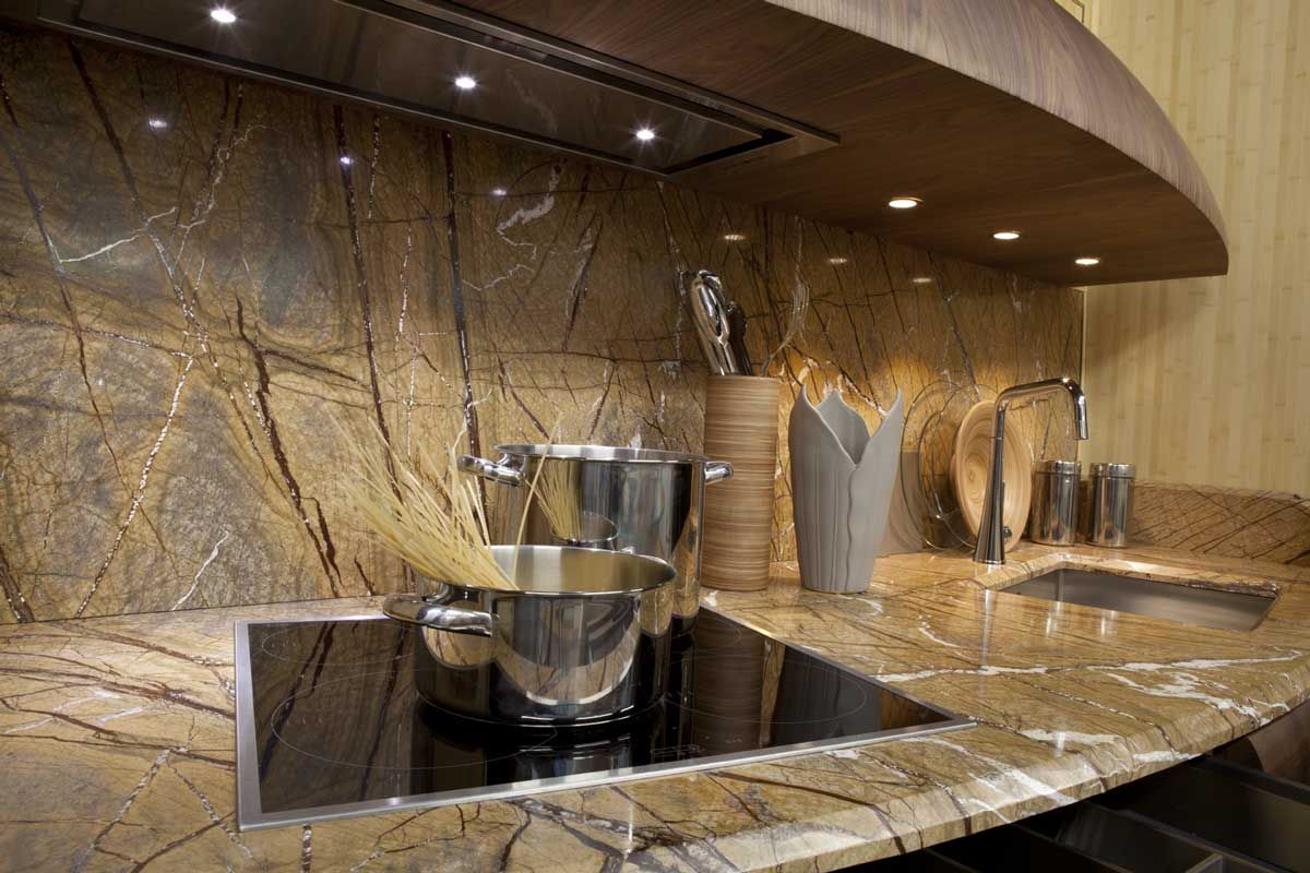 La naturale bellezza del #marmo. Piano #cucina in #forestgold ... La naturale bellezza del #marmo. Piano #cucina in #forestgold ...