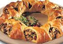 This is one of my FAVORITE Pampered Chef recipes!! You have to try this!! Turkey+Cranberry+Wreath+-+The+Pampered+Chef® Thanksgiving Turkey Leftovers, Leftover Turkey, Thanksgiving Recipes, Fall Recipes, Great Recipes, Favorite Recipes, Pampered Chef Recipes, Cooking Recipes, Apple Turkey