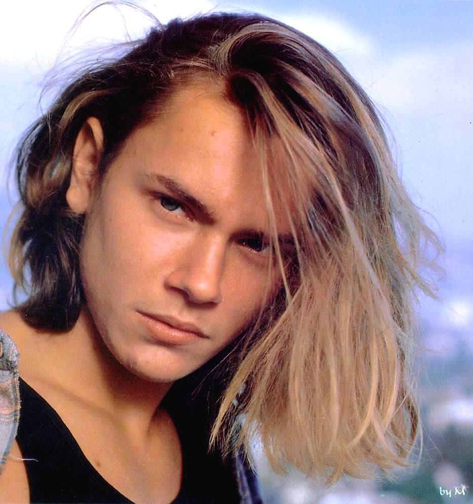 River Phoenix Long Hair Google Search River Phoenix Actors River I