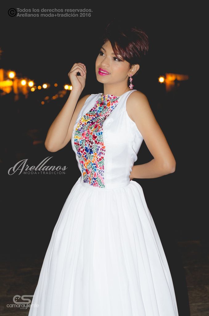 melissa- tela: tafeta strech y chiffon tipo de bordado: a mano con