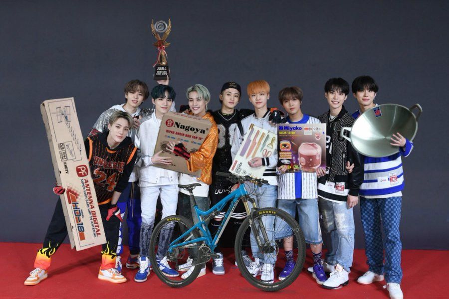 Nct Wayv Meme Wajah Lucu Nct Humor Lucu