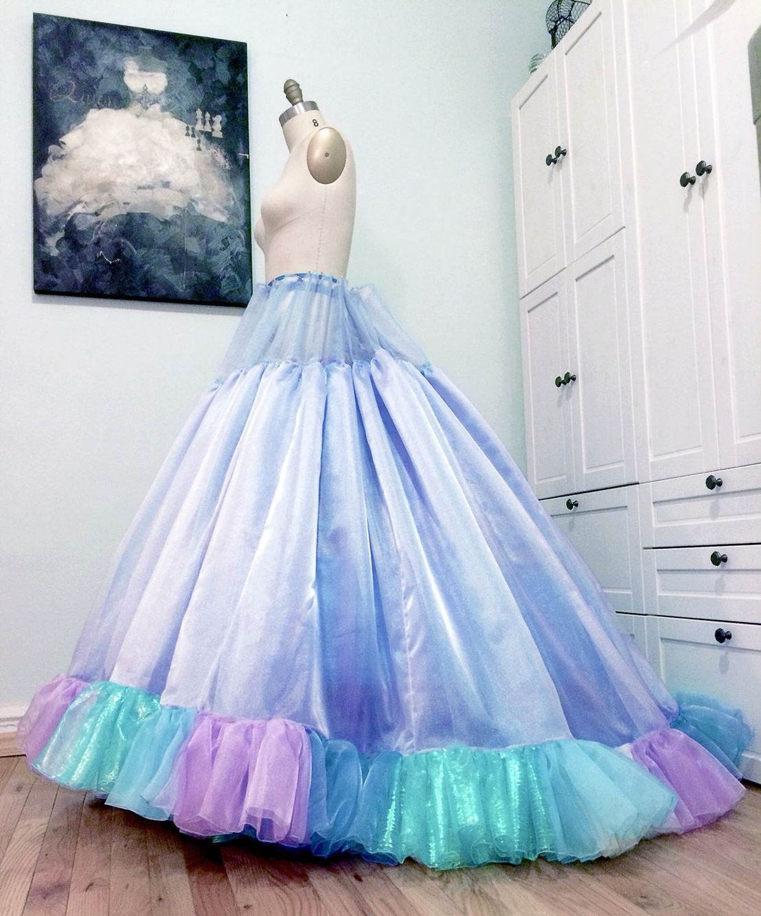 DIY Tutorial: Multi-Layered Tulle Petticoat (Make Your Own Rainbow Petticoat!)  · Rock n Roll Bride