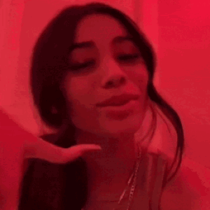girl gif pfps Red Y2k, Hispanic Girls, Picture Mix, Banner Gif, Y2k Pfp