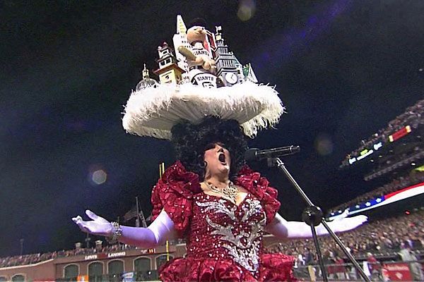 Funnyhatpics Beach Blanket Babylon At T Park Hilarious Funnyhatpics Beach Blanket Babylon At T Park