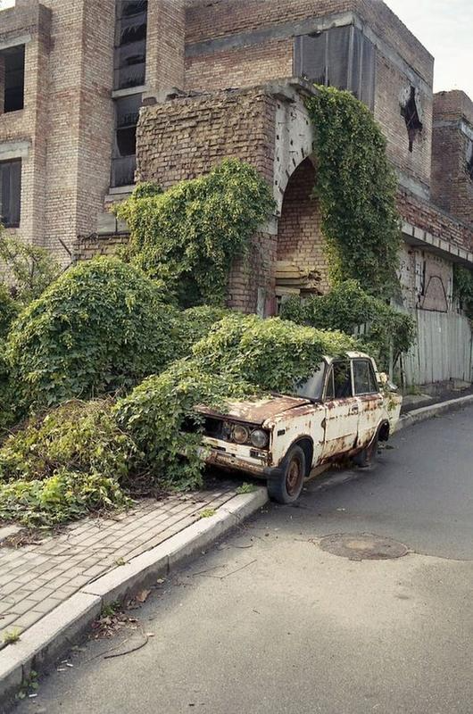 Bone Chilling Photos of Abandoned Places