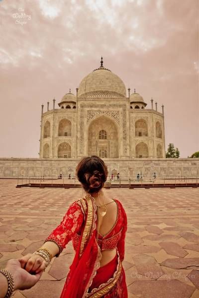 Ling Qian & Zhang Jue Hu Pre Wedding Poses, Pre Wedding Photoshoot, Wedding Shoot, Indian Wedding Photography Poses, Couple Photography Poses, Taj Mahal India, Travel Pictures Poses, Indian Photoshoot, Photoshoot Ideas
