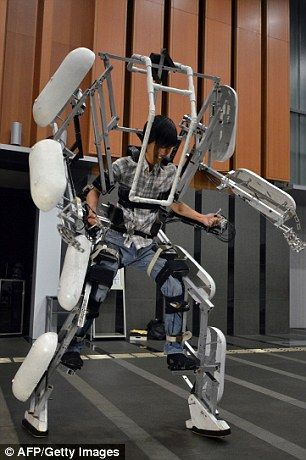 Japanese robot rock band Z-Machines features guitarist with 78 fingers