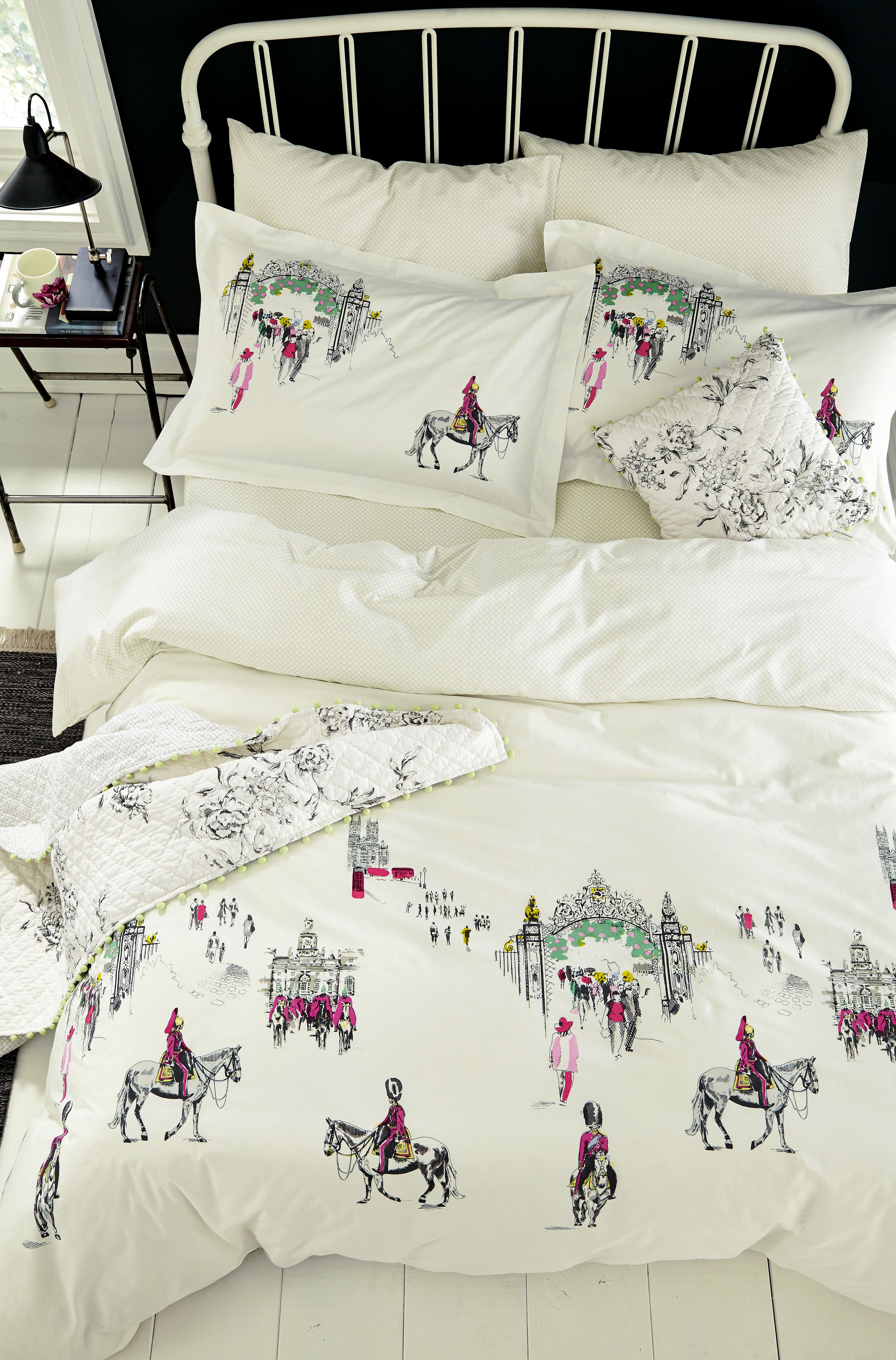 Joules Horse Guard Bedlinen With The London In Bloom Quilted Cushion Joules Horse Guard Bedlinen With The London In Bloom Quilted Cushion And Throw Warren House