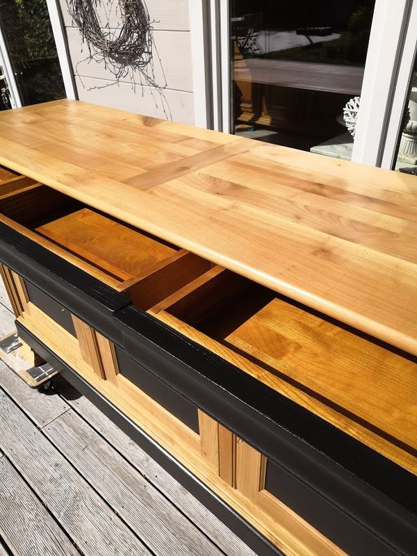 Un buffet en merisier relooké en noir et bois Patines & Couleurs en 2021 Repeindre un meuble Un buffet en merisier relooké en noir et bois Patines & Couleurs en 2021 Repeindre un meuble