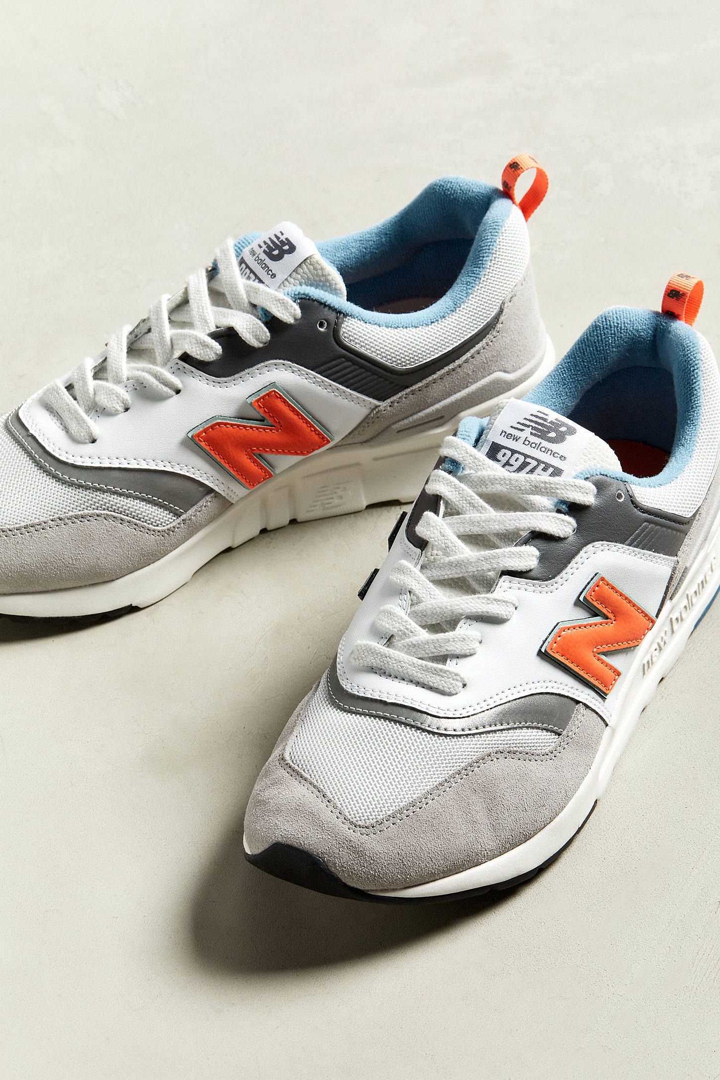 new balance moyen trainers