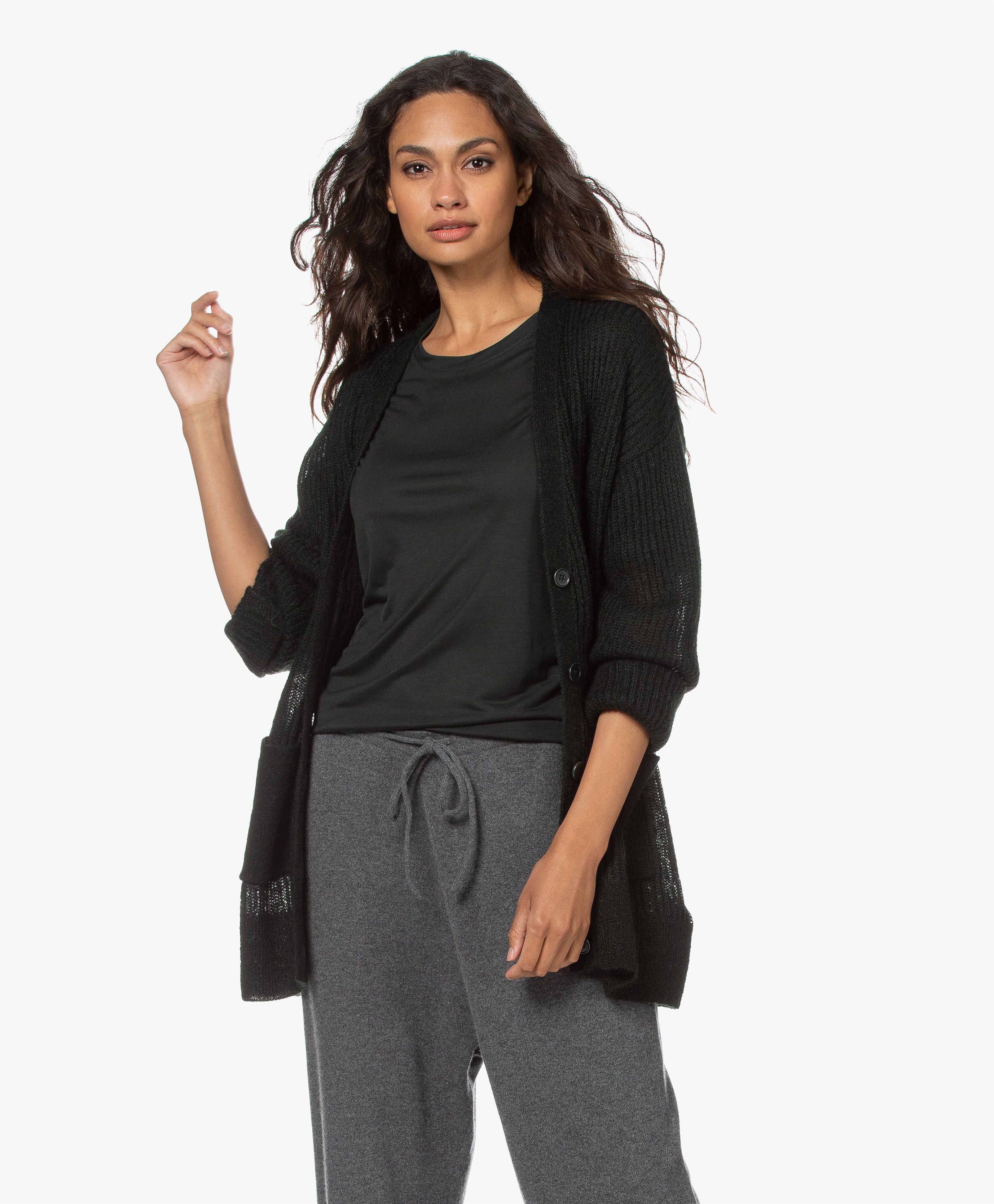 Zachter dan zacht, en heerlijk losvallend: donkergroen vest Savannah van Filippa K is zo’n item waar je steeds weer naar grijpt. Savannah Chat, Khaki, Legging, Dark, Women's Top, Tops, Products, Fashion, Moda