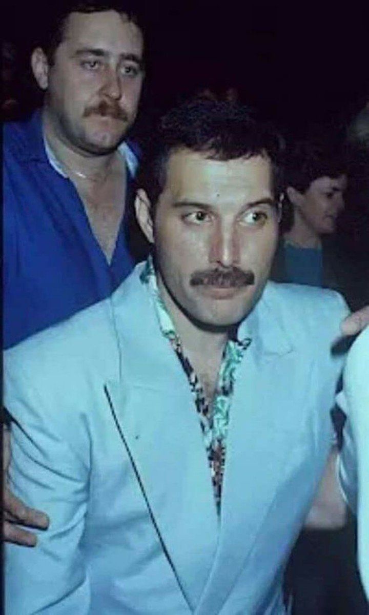 La Muerte De Freddie Mercury Su Asistente Personal Reveló Detalles De Sus últimas Horas Freddie Mercury Freddy Mercury Fredy Mercury